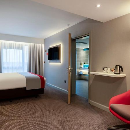 Holiday Inn Express Cambridge West - Cambourne By Ihg Exterior foto